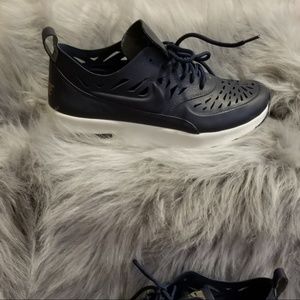 NIke Air Max Thena Women 8